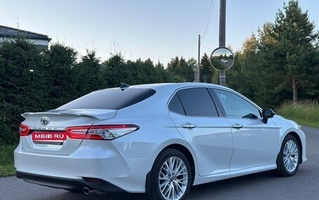 Toyota Camry, 2019 год, 2 950 000 рублей, 5 фотография