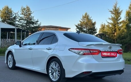 Toyota Camry, 2019 год, 2 950 000 рублей, 4 фотография