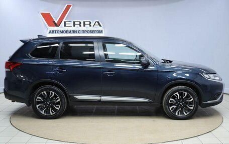 Mitsubishi Outlander III рестайлинг 3, 2021 год, 2 630 000 рублей, 4 фотография
