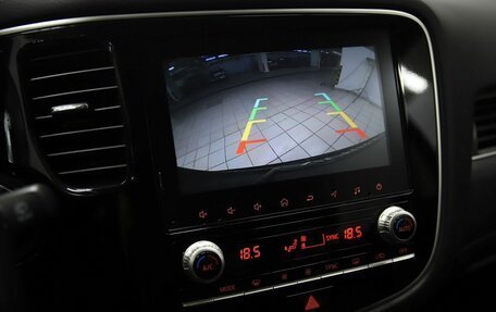 Mitsubishi Outlander III рестайлинг 3, 2021 год, 2 630 000 рублей, 15 фотография