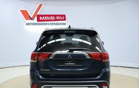Mitsubishi Outlander III рестайлинг 3, 2021 год, 2 630 000 рублей, 6 фотография