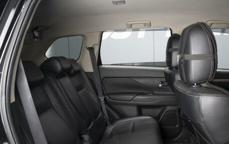Mitsubishi Outlander III рестайлинг 3, 2015 год, 1 600 000 рублей, 6 фотография