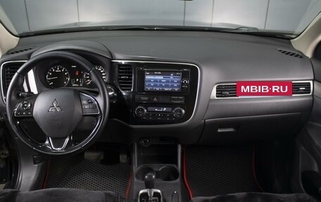 Mitsubishi Outlander III рестайлинг 3, 2015 год, 1 600 000 рублей, 5 фотография