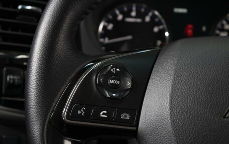 Mitsubishi Outlander III рестайлинг 3, 2015 год, 1 600 000 рублей, 12 фотография