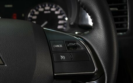 Mitsubishi Outlander III рестайлинг 3, 2015 год, 1 600 000 рублей, 13 фотография