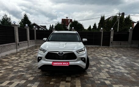 Toyota Highlander, 2022 год, 4 450 000 рублей, 1 фотография