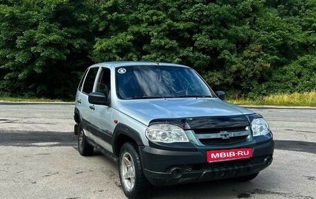 Chevrolet Niva I рестайлинг, 2004 год, 185 000 рублей, 1 фотография