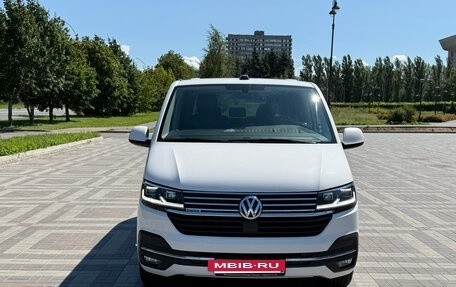 Volkswagen Multivan T6 рестайлинг, 2020 год, 6 400 000 рублей, 3 фотография