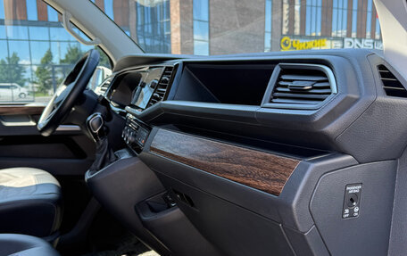 Volkswagen Multivan T6 рестайлинг, 2020 год, 6 400 000 рублей, 12 фотография