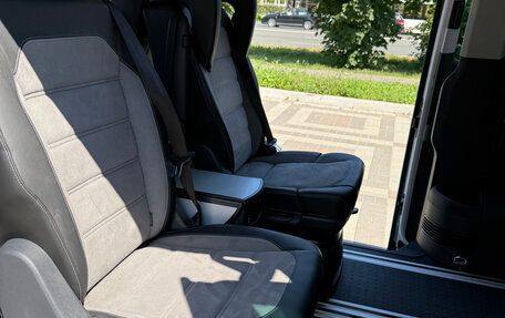 Volkswagen Multivan T6 рестайлинг, 2020 год, 6 400 000 рублей, 20 фотография