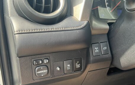 Toyota RAV4, 2013 год, 1 920 000 рублей, 20 фотография