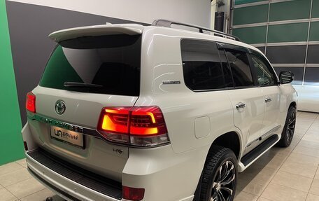 Toyota Land Cruiser 200, 2016 год, 4 990 000 рублей, 6 фотография