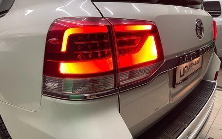 Toyota Land Cruiser 200, 2016 год, 4 990 000 рублей, 13 фотография