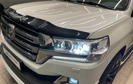 Toyota Land Cruiser 200, 2016 год, 4 990 000 рублей, 7 фотография
