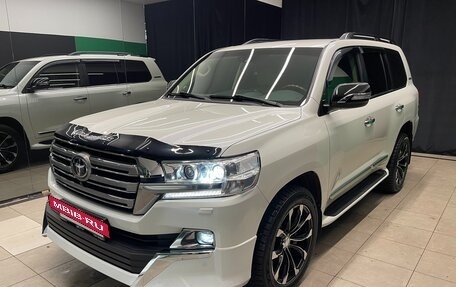 Toyota Land Cruiser 200, 2016 год, 4 990 000 рублей, 3 фотография