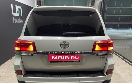 Toyota Land Cruiser 200, 2016 год, 4 990 000 рублей, 5 фотография