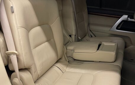 Toyota Land Cruiser 200, 2016 год, 4 990 000 рублей, 22 фотография