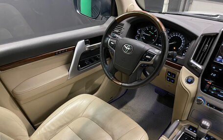 Toyota Land Cruiser 200, 2016 год, 4 990 000 рублей, 27 фотография