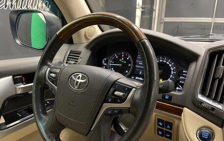 Toyota Land Cruiser 200, 2016 год, 4 990 000 рублей, 28 фотография