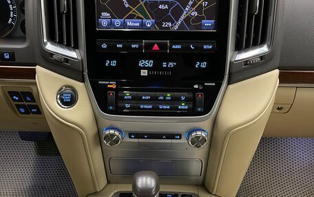 Toyota Land Cruiser 200, 2016 год, 4 990 000 рублей, 31 фотография