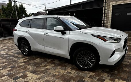 Toyota Highlander, 2022 год, 4 450 000 рублей, 3 фотография