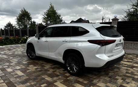 Toyota Highlander, 2022 год, 4 450 000 рублей, 5 фотография