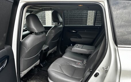 Toyota Highlander, 2022 год, 4 450 000 рублей, 7 фотография