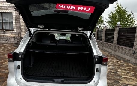 Toyota Highlander, 2022 год, 4 450 000 рублей, 6 фотография