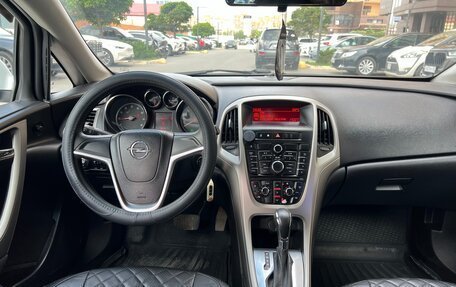 Opel Astra J, 2011 год, 569 000 рублей, 3 фотография