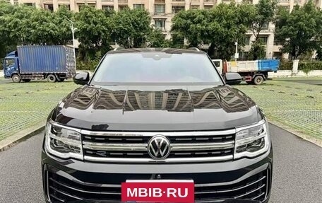 Volkswagen Teramont I, 2023 год, 4 077 000 рублей, 2 фотография