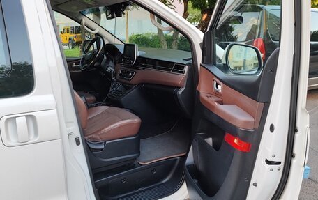 Hyundai Grand Starex Grand Starex I рестайлинг 2, 2018 год, 3 299 000 рублей, 7 фотография