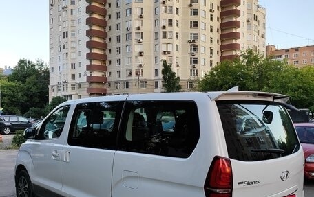 Hyundai Grand Starex Grand Starex I рестайлинг 2, 2018 год, 3 299 000 рублей, 17 фотография