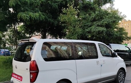 Hyundai Grand Starex Grand Starex I рестайлинг 2, 2018 год, 3 299 000 рублей, 11 фотография