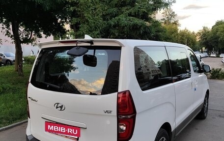 Hyundai Grand Starex Grand Starex I рестайлинг 2, 2018 год, 3 299 000 рублей, 15 фотография