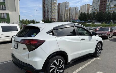 Honda Vezel, 2018 год, 1 999 000 рублей, 3 фотография