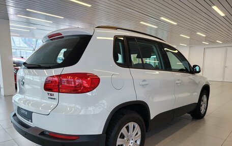 Volkswagen Tiguan I, 2015 год, 1 330 000 рублей, 2 фотография
