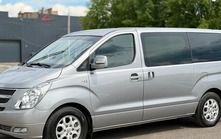 Hyundai Grand Starex Grand Starex I рестайлинг 2, 2011 год, 1 530 000 рублей, 1 фотография