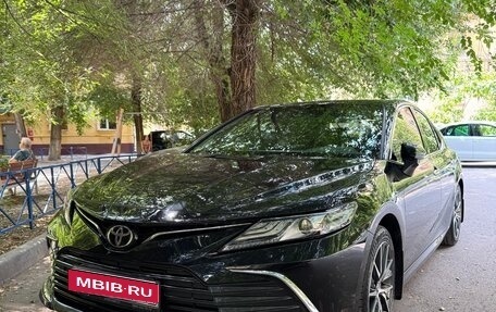 Toyota Camry, 2023 год, 3 290 000 рублей, 1 фотография
