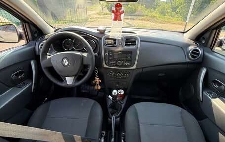 Renault Logan II, 2018 год, 650 000 рублей, 6 фотография