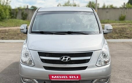 Hyundai Grand Starex Grand Starex I рестайлинг 2, 2011 год, 1 530 000 рублей, 2 фотография