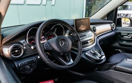 Mercedes-Benz V-Класс, 2017 год, 4 680 000 рублей, 7 фотография