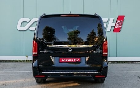 Mercedes-Benz V-Класс, 2017 год, 4 680 000 рублей, 4 фотография
