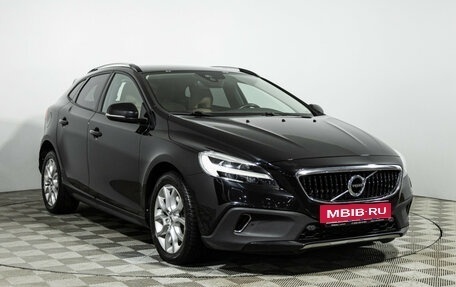Volvo V40 Cross Country I, 2017 год, 1 770 000 рублей, 3 фотография