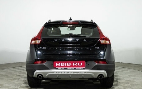 Volvo V40 Cross Country I, 2017 год, 1 770 000 рублей, 7 фотография