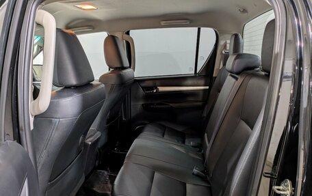 Toyota Hilux VIII, 2017 год, 3 850 000 рублей, 4 фотография