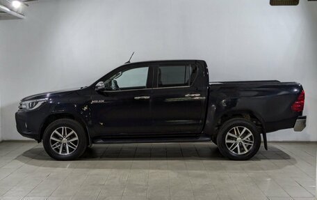 Toyota Hilux VIII, 2017 год, 3 850 000 рублей, 7 фотография