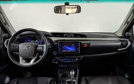 Toyota Hilux VIII, 2017 год, 3 850 000 рублей, 23 фотография