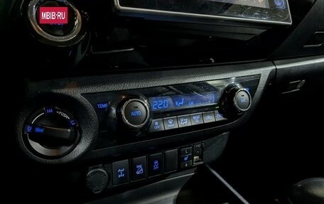 Toyota Hilux VIII, 2017 год, 3 850 000 рублей, 18 фотография