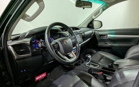 Toyota Hilux VIII, 2017 год, 3 850 000 рублей, 26 фотография
