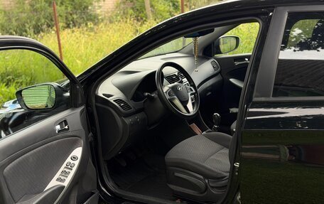 Hyundai Solaris II рестайлинг, 2012 год, 700 000 рублей, 4 фотография
